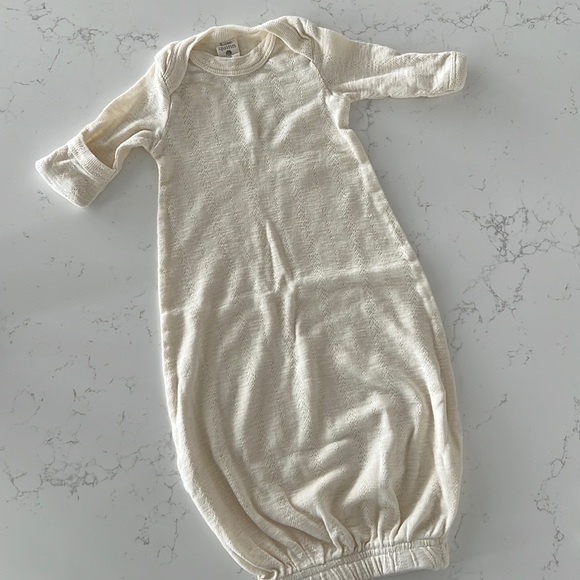 kate quinn Other - Newborn Kate Quinn Cream Gown